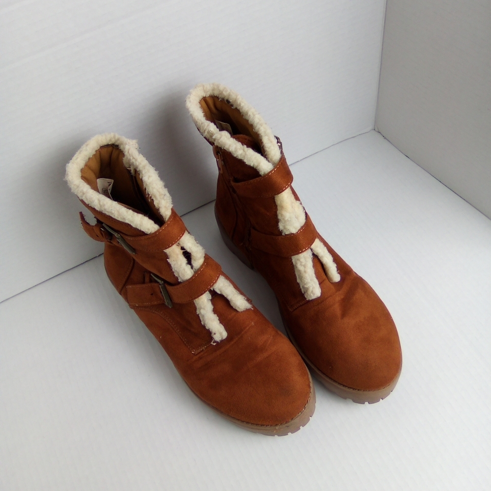CATHERINE MALANDRINO BOOTS Women's Tan Shearling-Lined Boots SIZE 7.5 - Picture 1 of 8